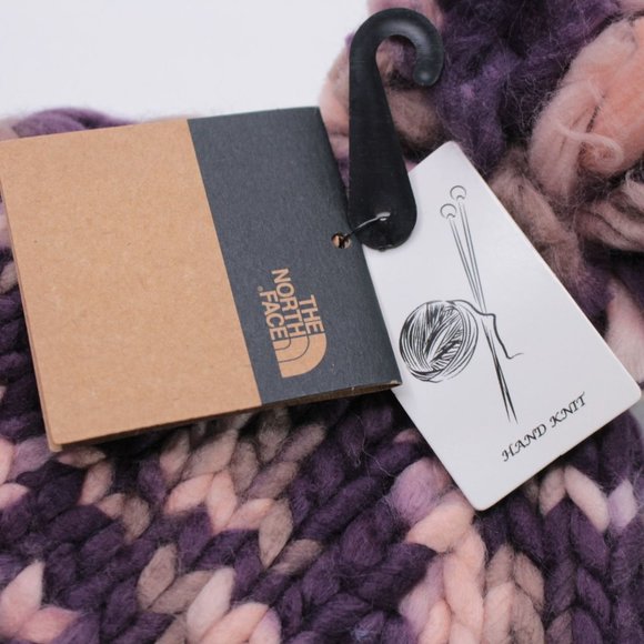 The North Face Nanny Pom Beanie Womens One Size Twilight Mauve/Blkbrry Wn - Picture 3 of 5